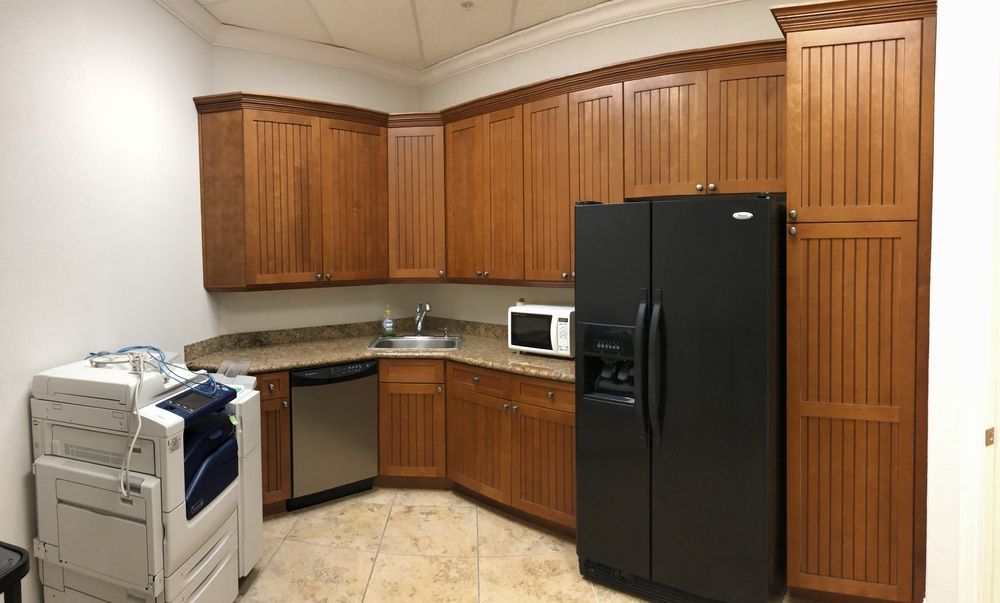 Vanderbilt Galleria : 9010 Strada Stell Ct, Naples, FL 34109
